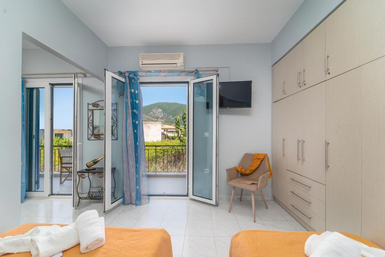 Casa Di Marinos Apartment นีดรี ภายนอก รูปภาพ